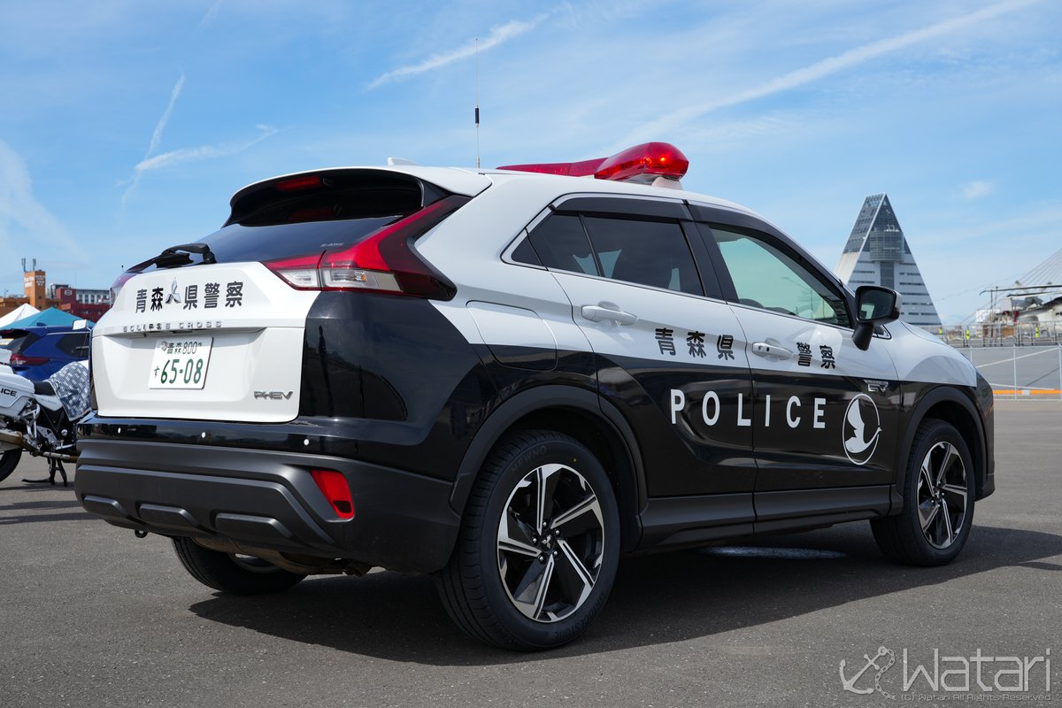 ddk121_ygm's tweet image. 2025/7/20
「安潟みなとまつり」装備品展示
・無線警ら車(高床4WD) 鉄1
青森県警察 鉄道警察隊
三菱・エクリプスクロスPHEV
鉄警隊の配属ながら、災害派遣や県外への応援の際は、他の部隊へ優先的に貸し出されているとの事。
豪雪地帯の本市での運用は良好だとか
#青森県警察