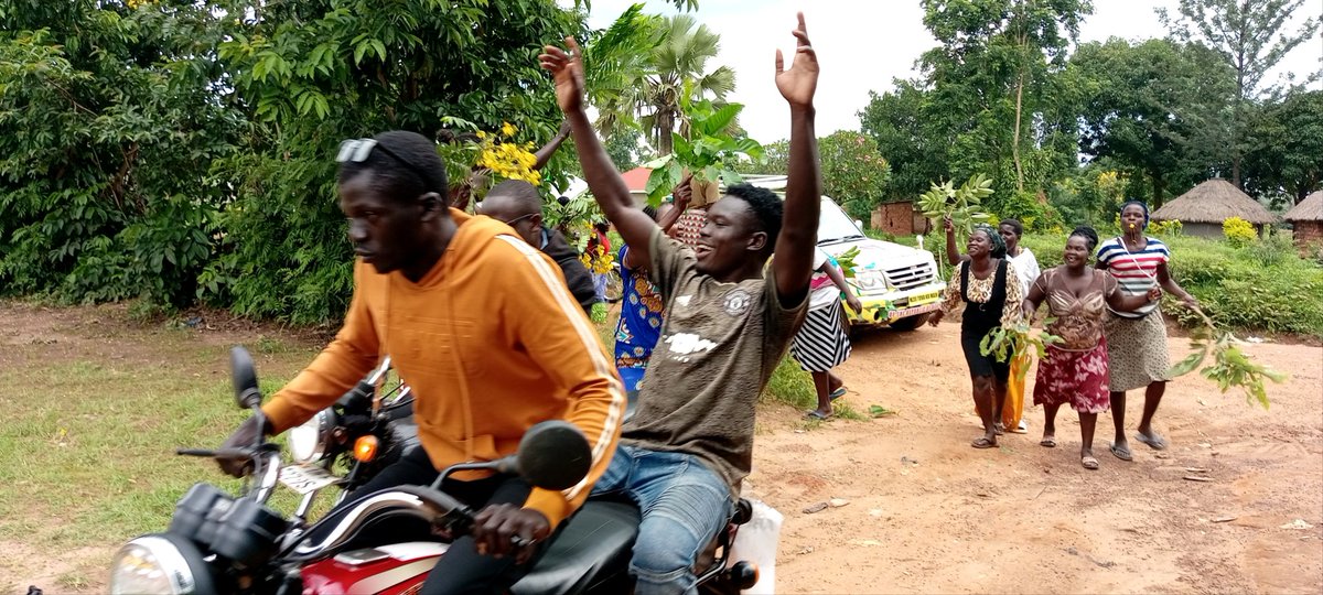 GifterAber's tweet image. We are en route to Opwoyomal Cell, Obiya Laroo Ward, escorted by a full convoy of boda riders.
This love is something I will forever treasure. Laroo Pece, Gulu City, your love speaks volumes🙏
#AberGifterForMayorLarooPece
#24thJuly 🗳️