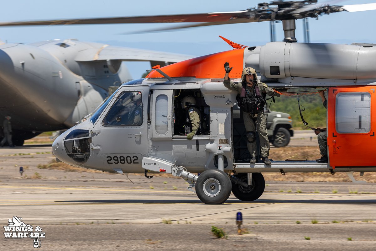 wingsandwarfare's tweet photo. At home, with claws out 🐾
The @fap_pt 551 Squadron - “Panteras”, based at Air Base No. 8, showcased the UH-60 Black Hawk during Open Base Day.
Precision, agility, and mission focus - always ready, always sharp.
#PortugueseAirForce #UH60 #551Squadron #MilitaryAviation #BA8 https://t.co/8OlOMZpGmE