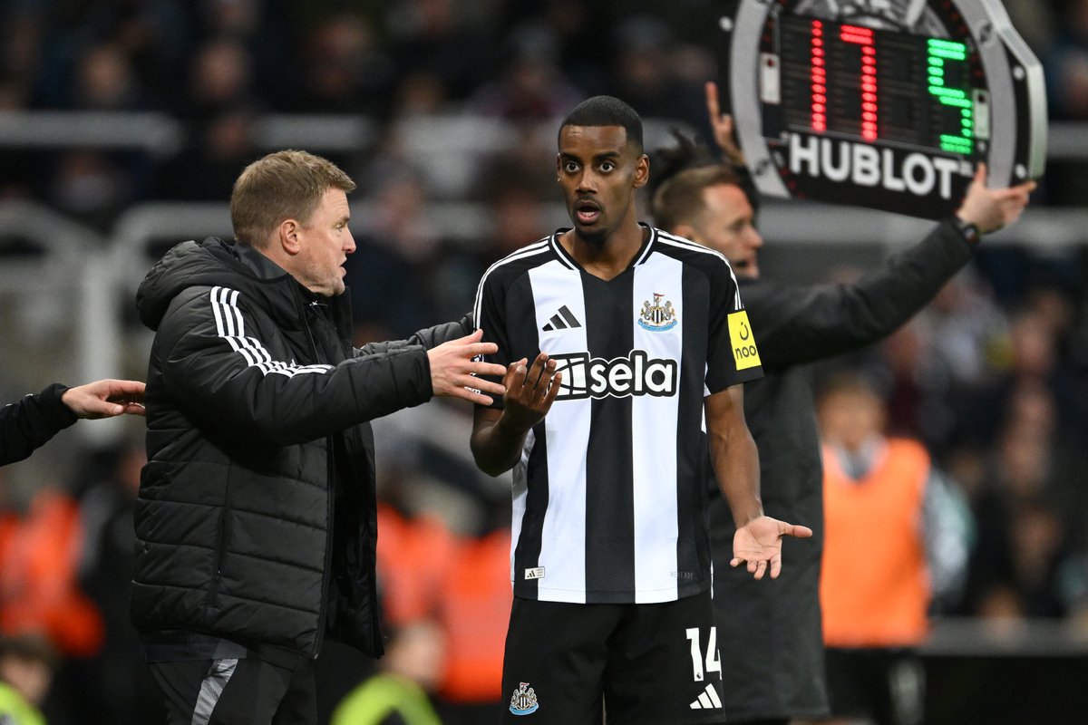 TheoSquiresECHO's tweet image. ✈️ Alexander Isak is set to fly out to Far East after #LFC interest as Eddie Howe claim speaks volumes.

The #NUFC boss might be desperate to retain the Swede, but he is refusing to offer any guarantees about his future as speculation continues.

🔗 liverpoolecho.co.uk/sport/football…