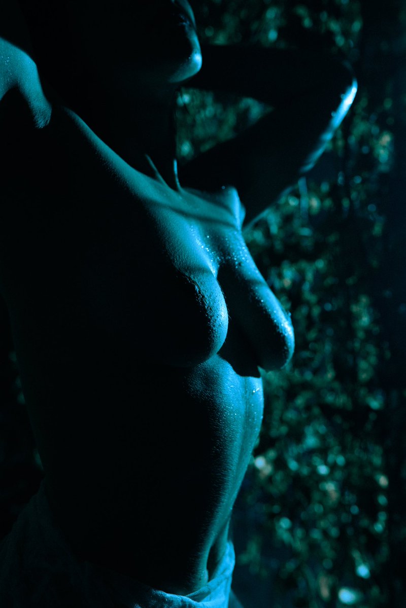 ElenaVerve1's tweet image. NEW DROP 🩵
“SILENT BEAUTY”
Silent beauty shines brighter than pretentiousness. Even in the darkest corner of the universe, you can see it and find your way
And first edition already in hands of @69ShuQi69 🙏
Very grateful! 🤍🤍🤍
14 editions left
9 TEZ