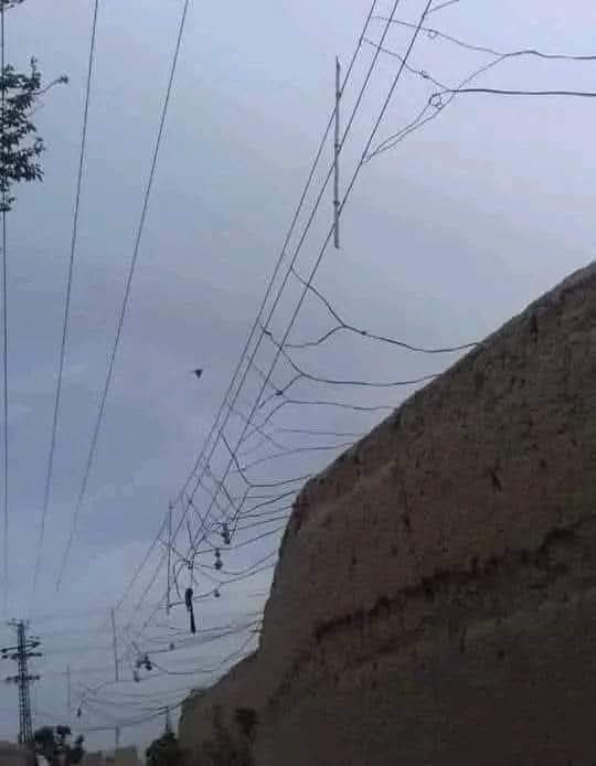 Fate_ma4's tweet image. شام کو ہمارے کے پی کے اکثر علاقوں میں یہ حالت ہے پھر کہتے ہے کہ ہم حلال کھاتے پیتے ہیں ۔
@Fate_ma4