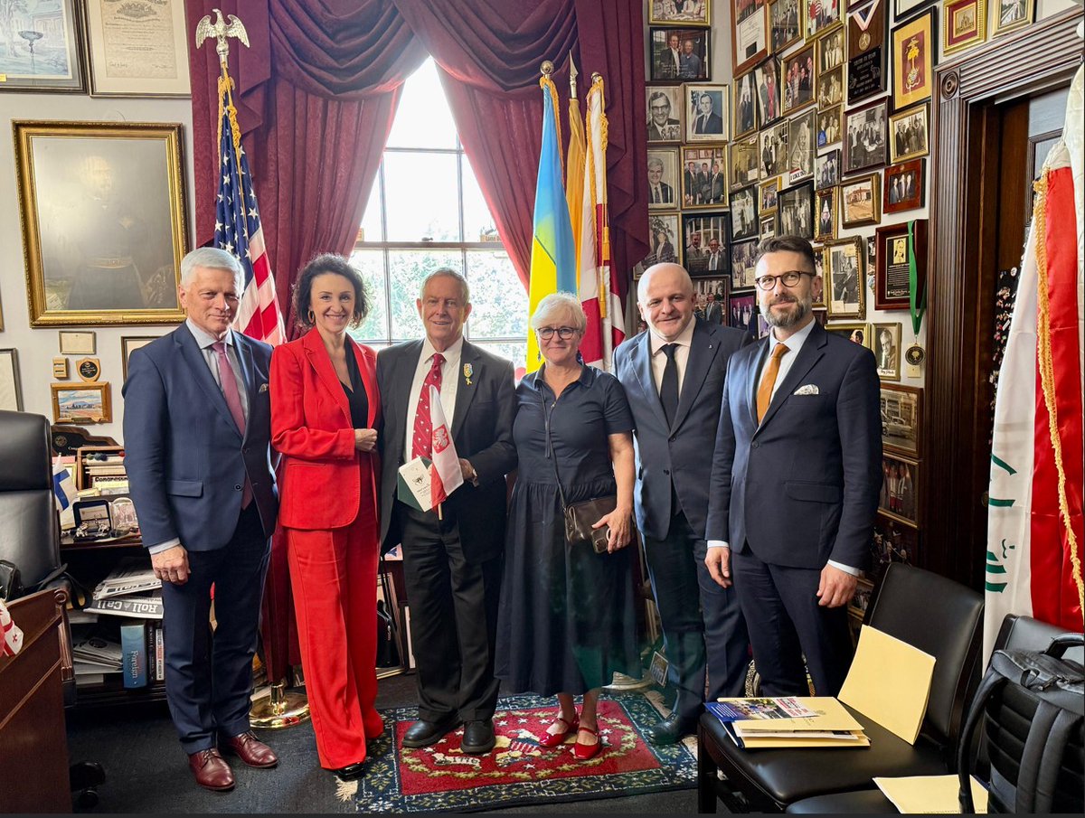 PLParliament's tweet image. 🇵🇱🤝🇺🇸 Delegation of the Foreign Affairs and National Defence Committees of the Polish Sejm visited Washington, D.C. (July 13–18).
✅ 18 meetings on Capitol Hill
✅ Talks at the State Dept., Defense Dept., and National Security Council
✅ Key topics: PL–US partnership, U.S.…