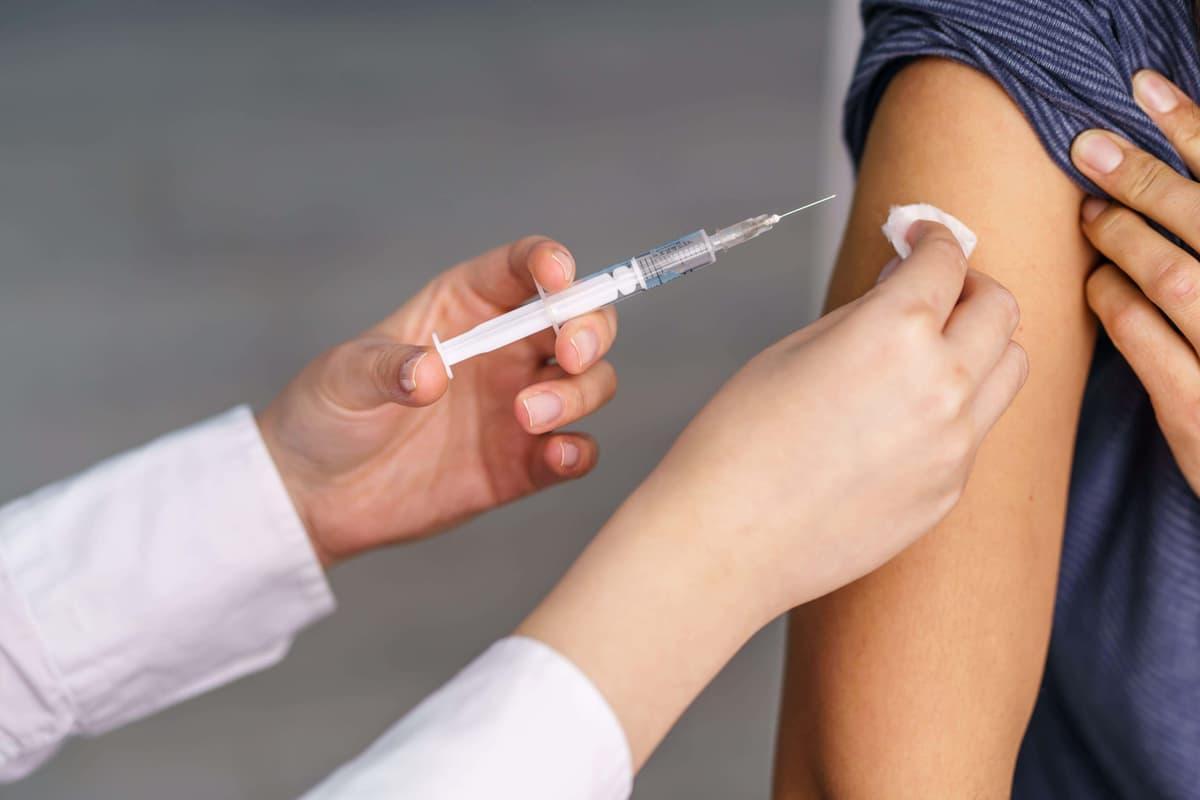 standardnews's tweet image. Officials urge those who left school without lifesaving vaccine to get protected standard.co.uk/news/health/hp…