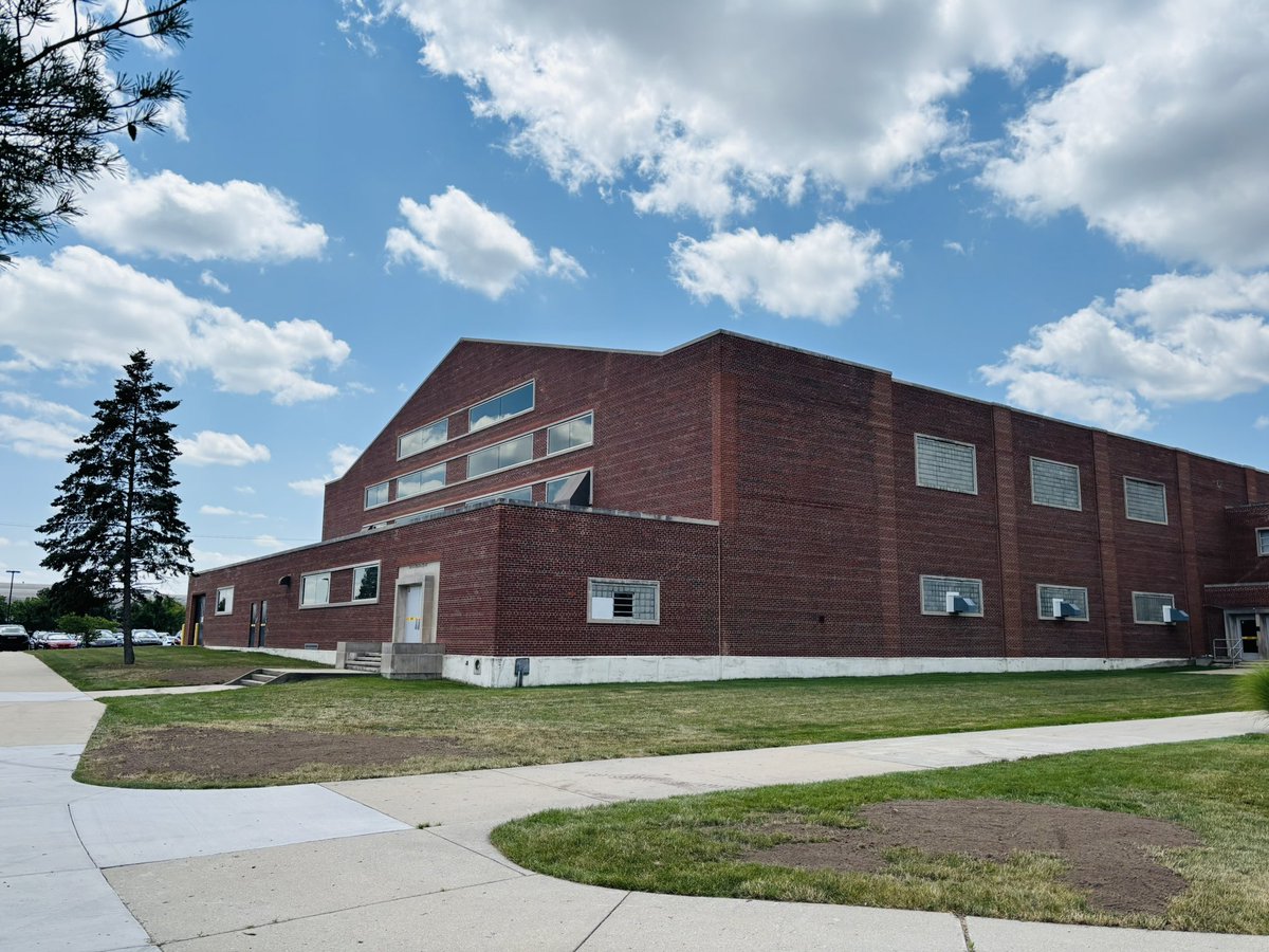 CMU Department of Recreation, Parks & Leisure Serv (@cmurpl) on Twitter photo A few landscaping changes around Finch this summer. The biggest is the removal of a few old and damaged trees between the Otteman Memorial Greenspace and the Fieldhouse! FIRED UP FOR FALL! π₯ππ¦ @cmuniversity @cmuehs <a href="/cmualumni/">CMU Alumni</a> A few landscaping changes around Finch this summer. The biggest is the removal of a few old and damaged trees between the Otteman Memorial Greenspace and the Fieldhouse! FIRED UP FOR FALL! π₯ππ¦ @cmuniversity @cmuehs <a href="/cmualumni/">CMU Alumni</a>
