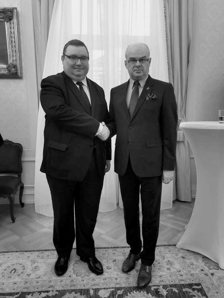 Maciej Lisowski (@maciej_lisowski) on Twitter photo Na wieczną wartę odszedł generał Waldemar Skrzypczak. Na wieczną wartę odszedł generał Waldemar Skrzypczak.