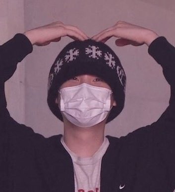 mygrchive's tweet image. mask on vs mask off