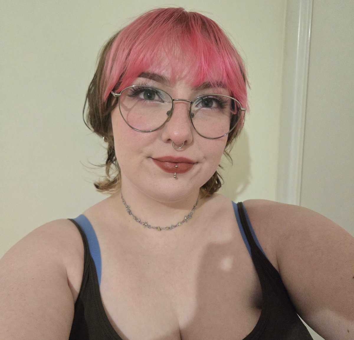 peapodOW's tweet image. Omg stream was fantastic!! Thank you to those who stayed from start to end, I not only got raided but also huge hype train from @DecoyAus and @glosssy__ !! Y'all are the cutest ❤️