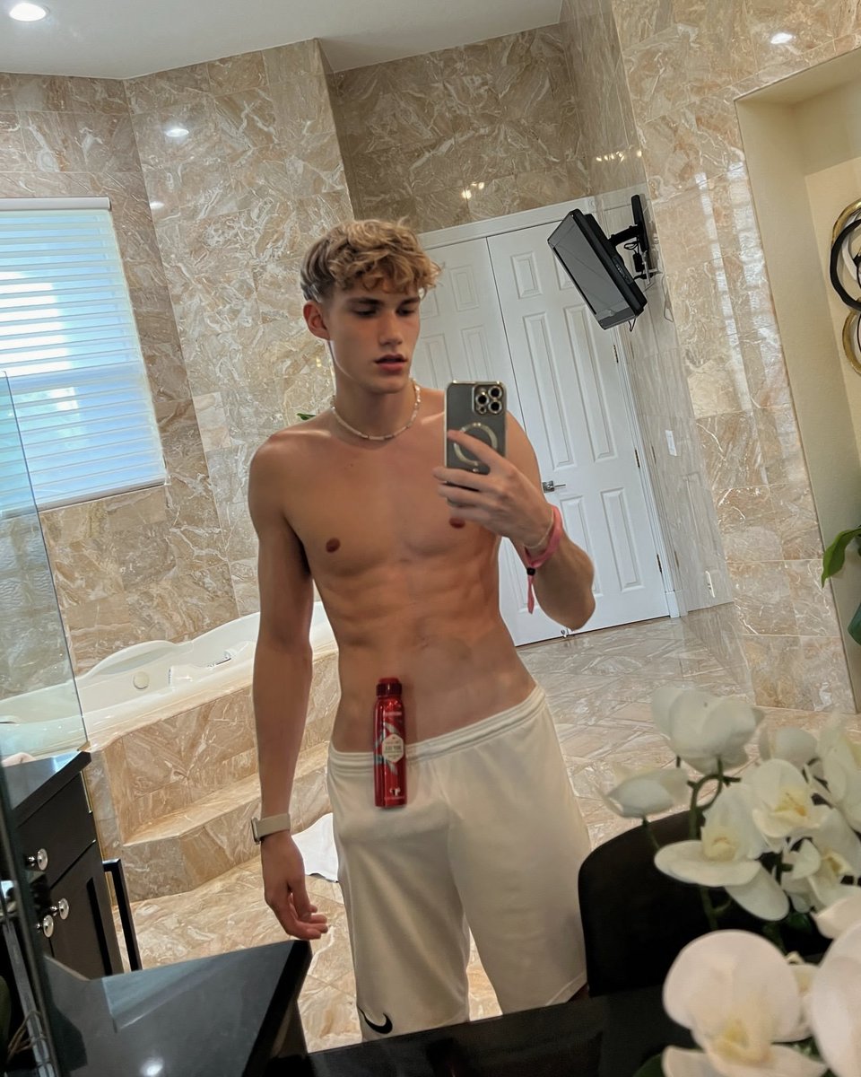 Chudai

onlyfans.com/luca.star/c1