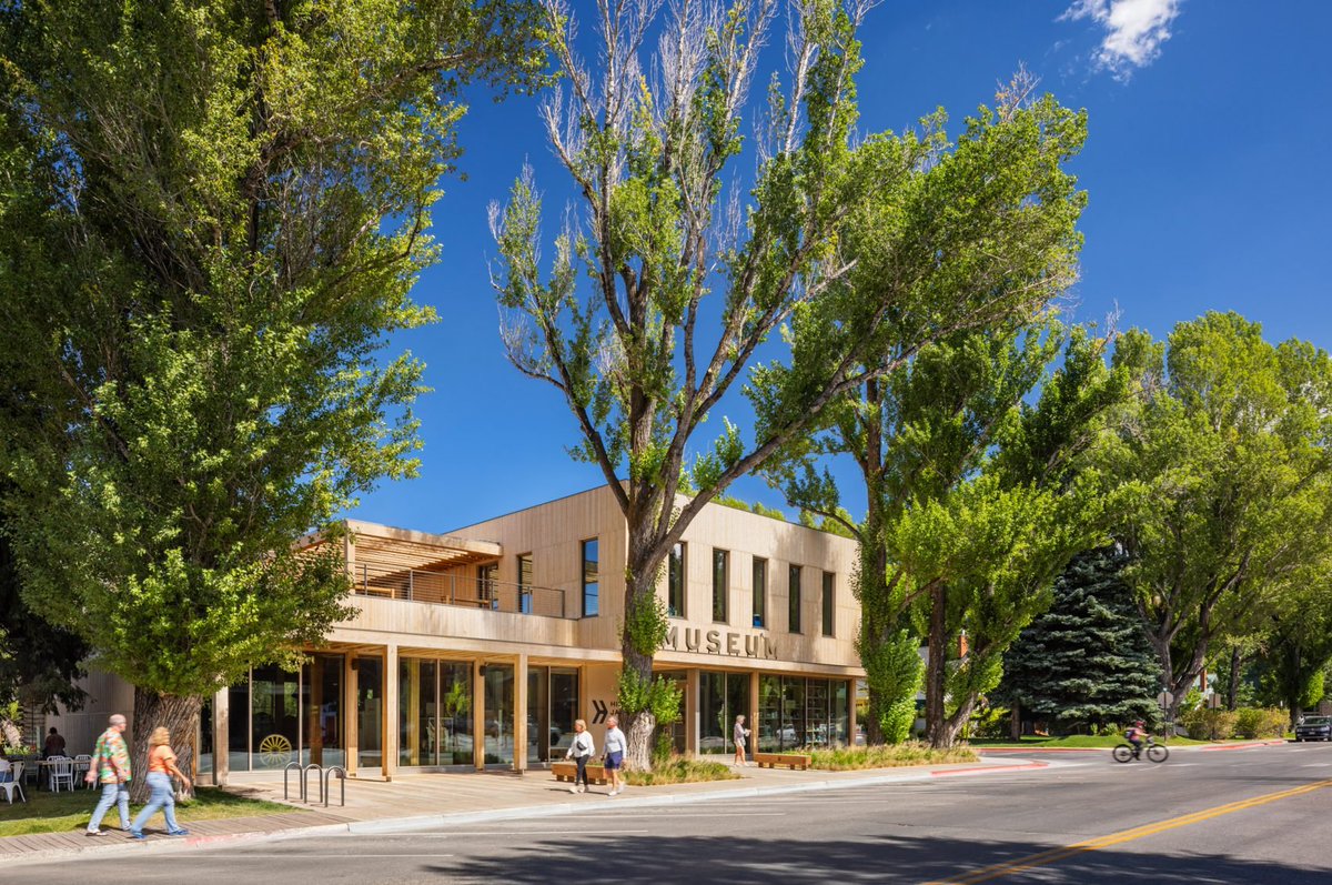 dezeen's tweet image. Wyoming museum by HGA draws upon "Old West" architecture: dezeen.com/2025/07/21/hga…