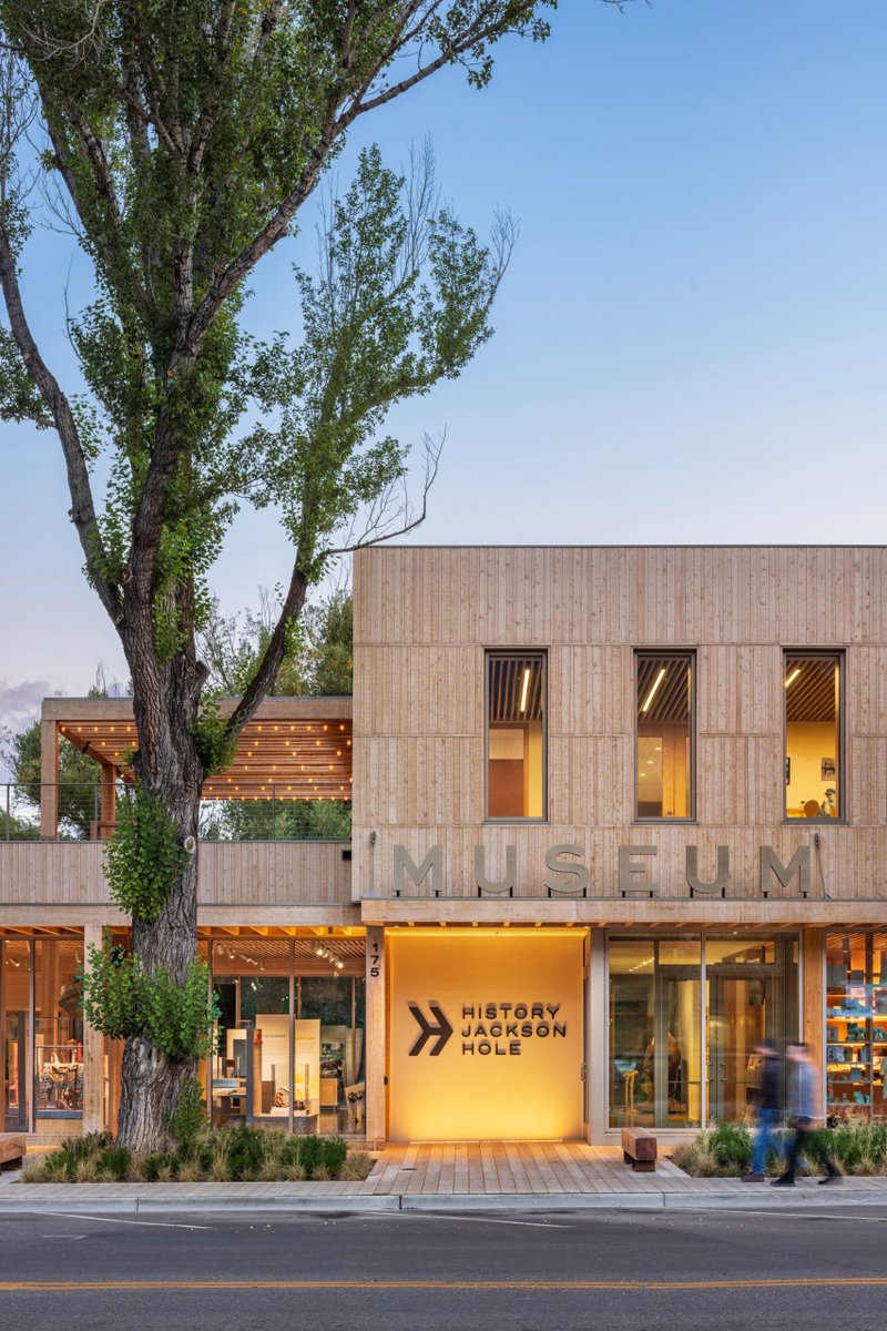dezeen's tweet image. Wyoming museum by HGA draws upon "Old West" architecture: dezeen.com/2025/07/21/hga…