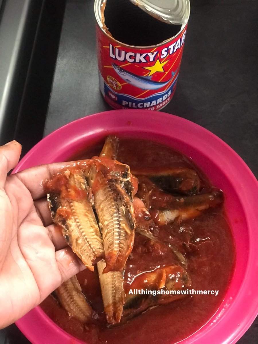 PhutiSemenya14's tweet image. Are you doing post-mortem on pilchards or just cook 😂