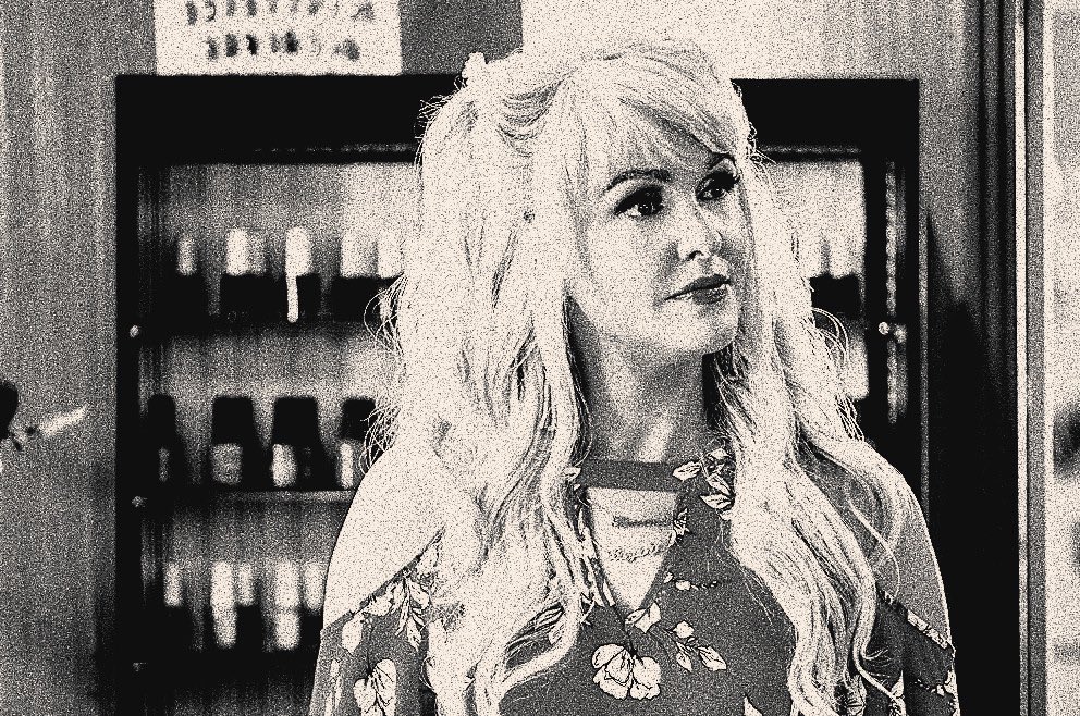 bledintosorrow's tweet image. / she is so CUTE WHAT THE HECK