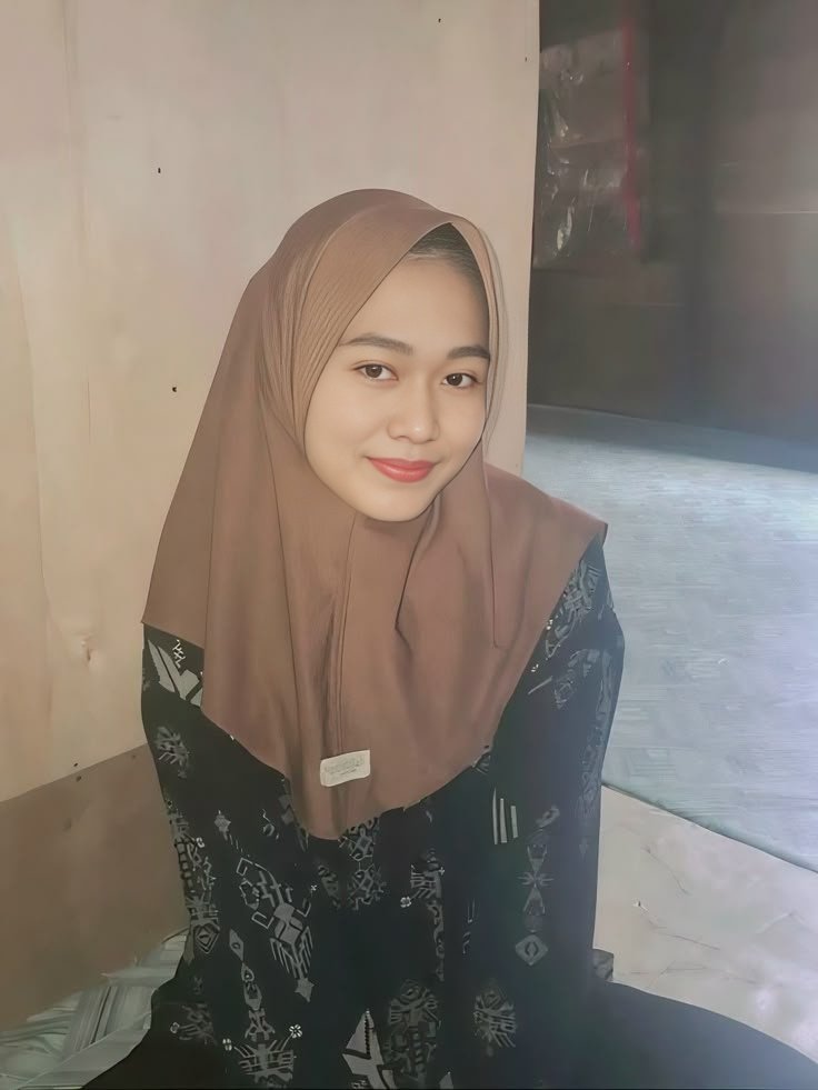 Nyobain kerudung baru hehehe.