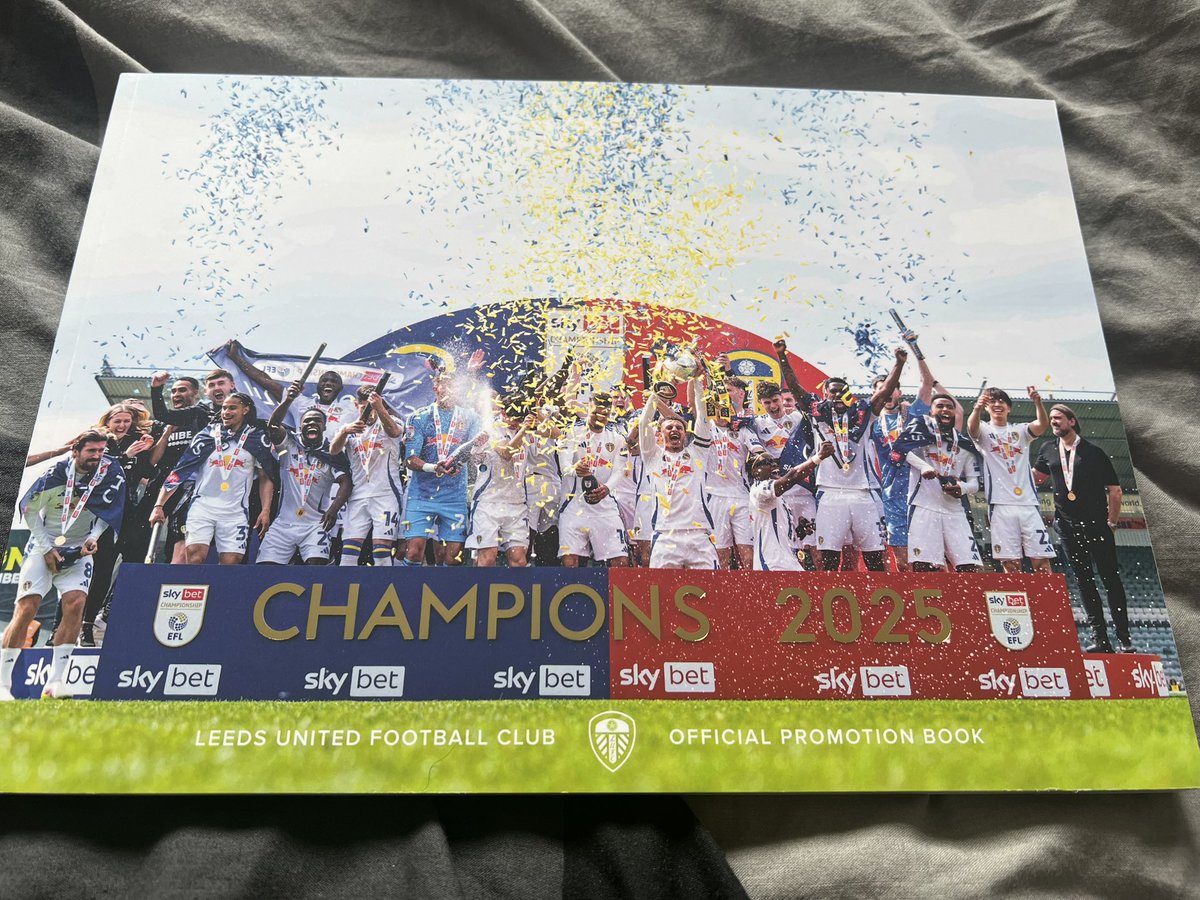 elvico_'s tweet image. Offical Promotion Book Is Here  😮‍💨💙🤍💛

#lufc #champions2025 #promotionbook
