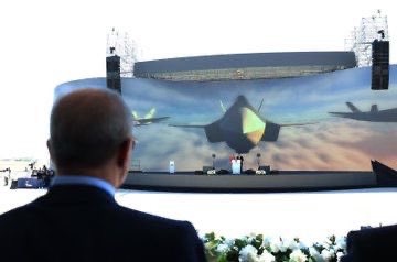akaraismailoglu's tweet image. Cumhurbaşkanımız Sn. @RTErdogan’ın teşrifleriyle gerçekleştirilen 17. Uluslararası Savunma Sanayii Fuarı IDEF 2025 Açılış Töreni’ne katılım sağladık.
Türkiye savunma sanayisinde de; artık sadece bir pazar değil geliştiren, yön veren ve şekillendiren söz sahibi bir aktördür.…