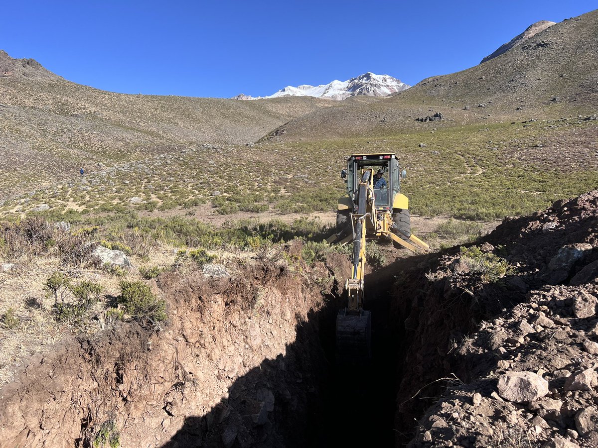 k_gaidzik's tweet image. If you want to trench, do it high (at least 4300 m asl) and close to volcanoes #Colca #Peru
#palaeoseismology #activefaults
Fieldwork for #NCNOpus @NCN_PL