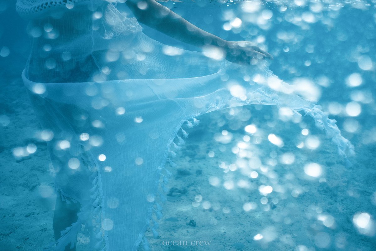 ocean__crew's tweet image. 水中花火。

涼しげな青と泡のキラキラ🫧

#海の中
