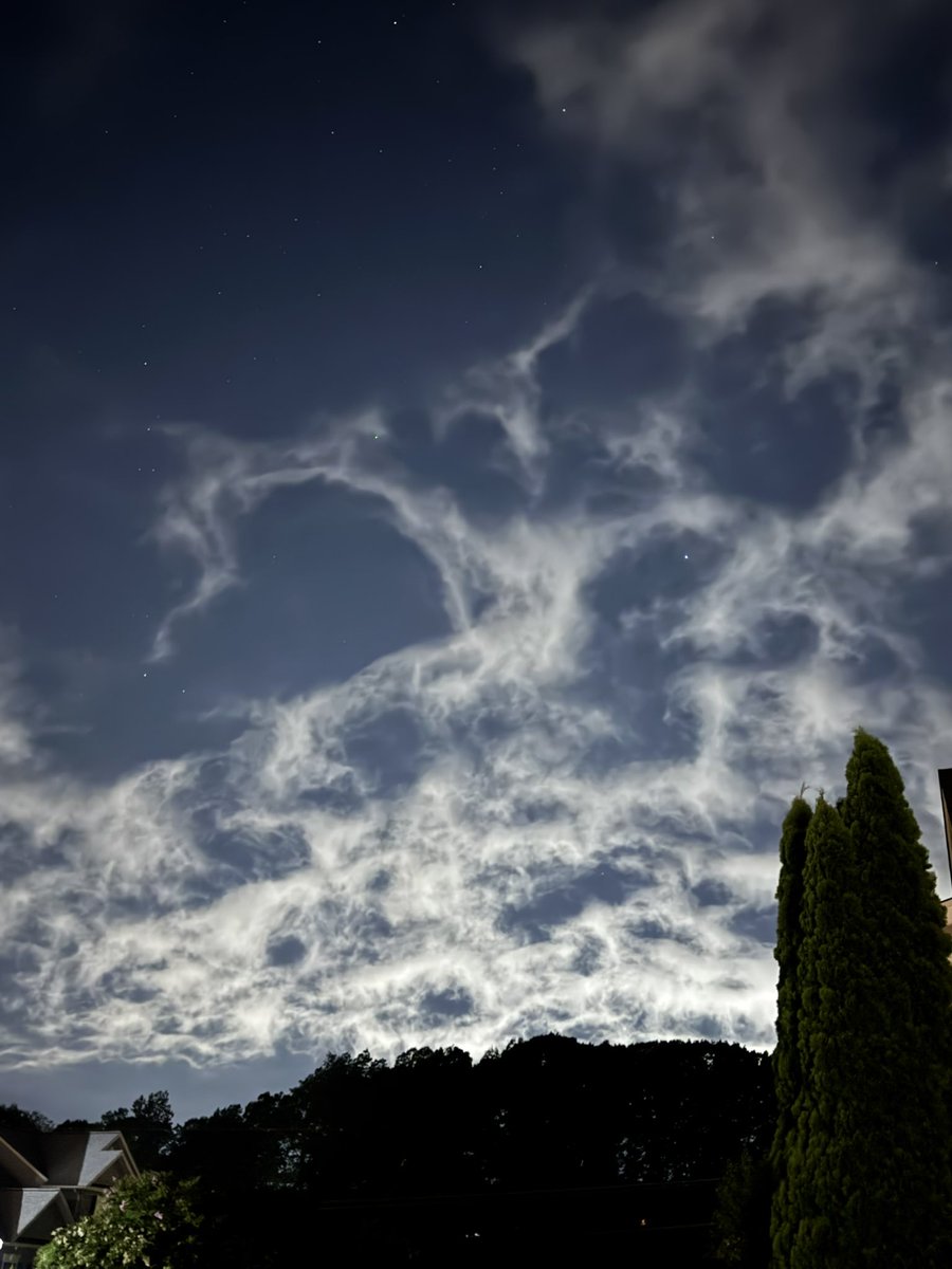 MikePatriot175's tweet image. something more sinister something more biblical something more heinous is going on in the background. while the whole world is distracted. our controllers are slowly slipping in through the dark of night Geo engineering two remove our sun to keep us sick and miserable and to…