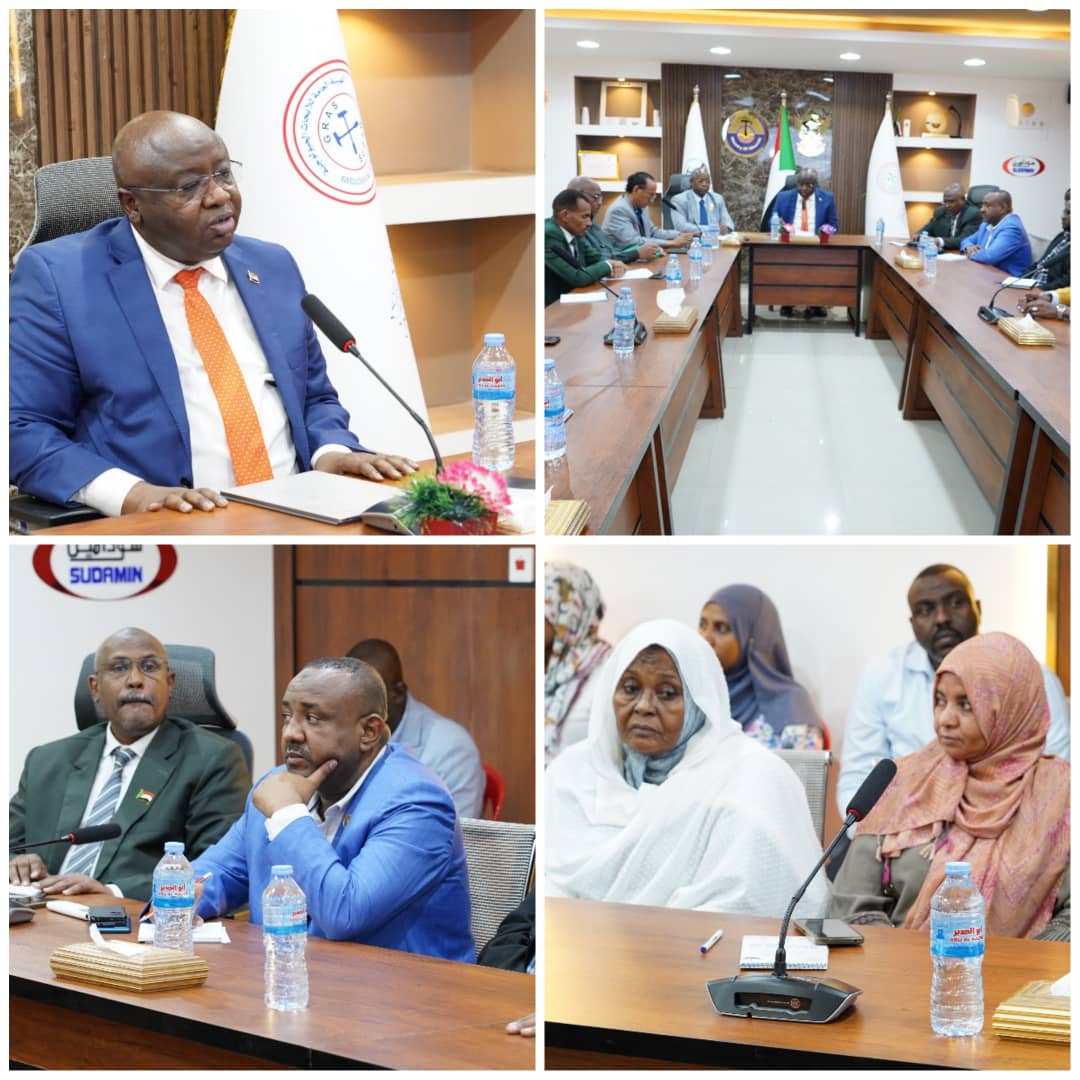 gov_moci's tweet image. وزير المعادن يتعهد بتطوير هيئة الأبحاث الجيولوجية وتحسين بيئة العمل
بورتسودان : منصة الناطق الرسمي
تعهد وزير المعادن نور الدائم طه، بالارتقاء بأداء الهيئة العامة للأبحاث الجيولوجية، مشددًا على أهمية تعزيز البحث العلمي، وتكثيف التدريب النوعي للكادر البشري، وتبنّي…