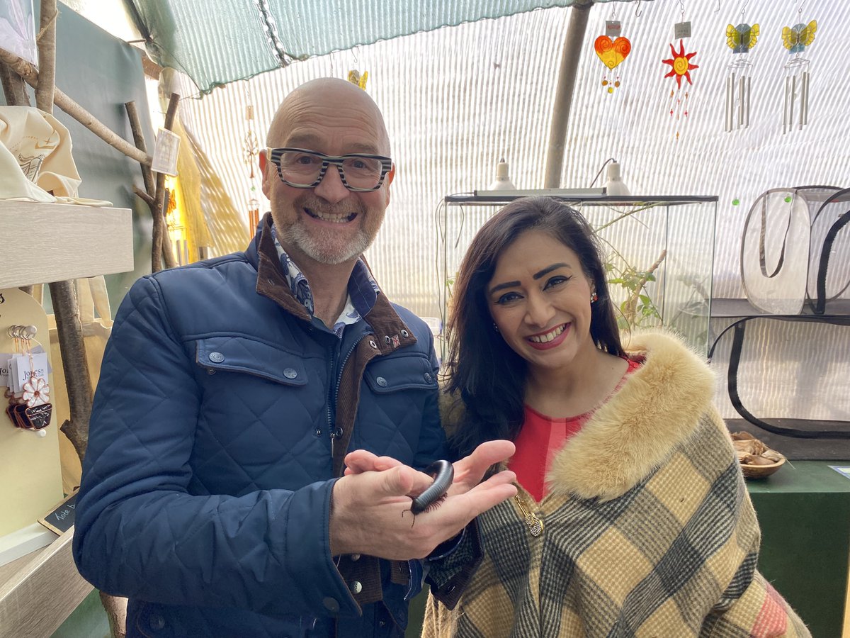Antiques Road Trip (@antiqueroadtrip) on Twitter photo 🐛<a href="/RooIrvine/">Roo Irvine</a> and <a href="/DavidHarperTV/">David Harper Antiques | Trade Secrets!</a> seem to have made yet another friend... though this one has a few more legs than usual 👀 🐛<a href="/RooIrvine/">Roo Irvine</a> and <a href="/DavidHarperTV/">David Harper Antiques | Trade Secrets!</a> seem to have made yet another friend... though this one has a few more legs than usual 👀