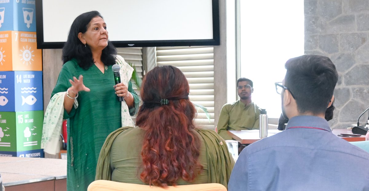 unwomenindia's tweet image. 💬 “You play a key role in advancing gender-responsive governance.”
Ms. @kantasingh_, Country Rep (a.i), @unwomenindia, thanked #LAMPFellows for their commitment and called for bold collaboration towards the 2030 Agenda. 🌍 🙌
#WomenLedDevelopment