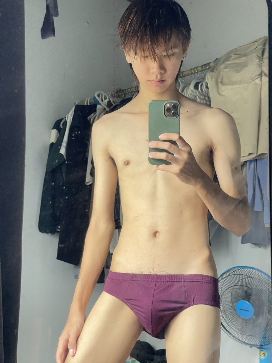 สีไหนดีครับ 👻