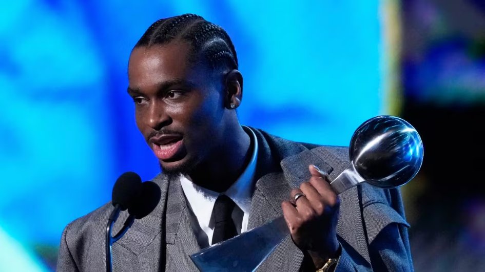 Hamilton celebrates Shai Gilgeous-Alexander on August 7 with the key to the city after a historic NBA season! Don't miss Shai Rally Day at Tim Hortons Field!  cbc.ca/news/canada/ha…