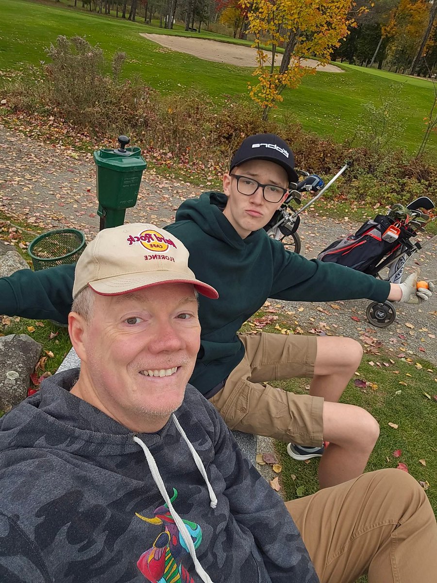 MLSFantasyHebdo's tweet image. Ce matin, mon plus jeune a 18 ans.

Il m&apos;a dépassé en hauteur, m&apos;a dépassé sur la drive au golf, il m&apos;a dépassé en beauté, il fait chier ce garçon!