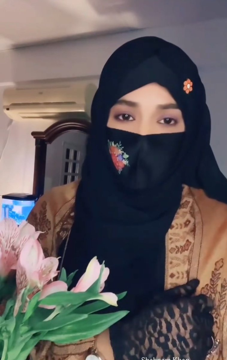 Fate_ma4's tweet image. ہم پوری زندگی اس انتظار میں گزار دیتے ہیں کہ ایک دن ہم اپنی من پسند زندگی جیئیں گے لیکن یہ بھول جاتے ہیں کہ زندگی یہی ہے جو آج ہے کل تو بس ایک خواب ہے جس کی کوئی تعبیر نہیں۔
@Fate_ma4