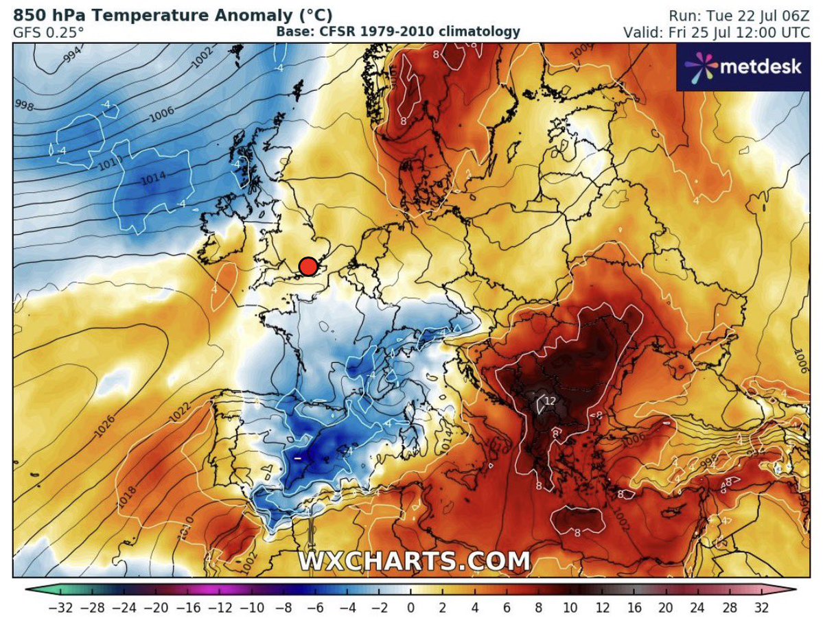 Met4CastUK's tweet image. The weather over the next week across the UK will be rather non-descript.
Dry with showers at times, temperatures generally around average.