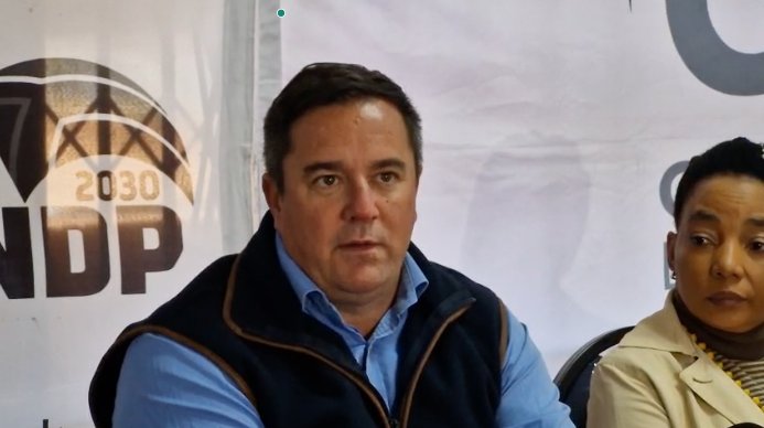 africanfarming_'s tweet image. FMD indaba | Steenhuisen on private vaccination
👉🏾africanfarming.com/tiny/fzy6