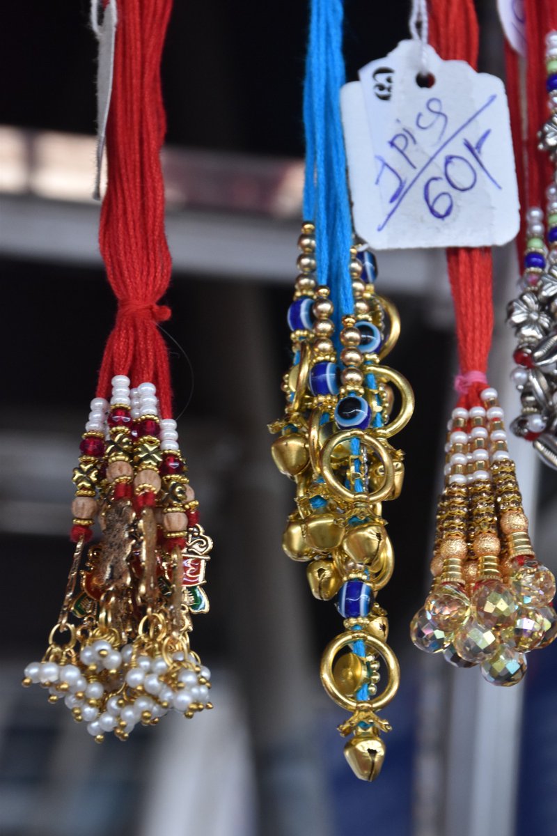 InfoGujarat's tweet image. નવસારી જિલ્લામાં 'વન સ્ટેશન વન પ્રોડક્ટ' યોજના અંતર્ગત રેલ્વે સ્ટેશન ખાતે રાખડીનો સ્ટોલ શરૂ કરાયો...

નવસારીના સ્વ-સહાય જૂથ અને સ્થાનિકો કારીગરોને તેમના ઉત્પાદનોના વેચાણની સાથે-સાથે આર્થિક સ્વાવલંબન પ્રાપ્ત કરવાનો અવસર મળ્યો...

#OneStationOneProduct #SelfHelpGroups #Navsari