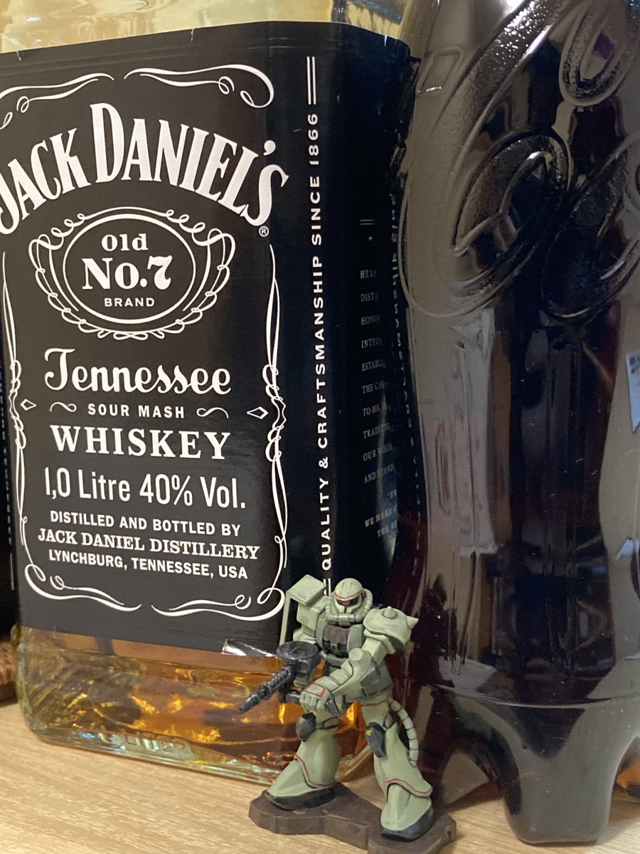 takky5940410's tweet image. 今宵はジャックダニエル+コカコーラ、所謂ジャックコーク。偉そうに言ってるけど初体験💗一度やってみたかったのですが!
正直申し上げますと微妙…。
僕は酒に甘さ?を求めるタイプではないみたい。
ジャックとかジムビームのハニー系は本当にダメだった。