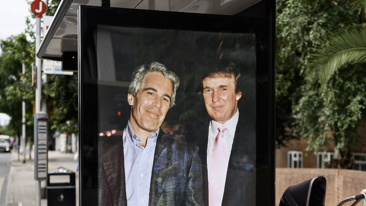 SumitHansd's tweet image. Trump says Epstein files were made up by Obama, Hillary Clinton, Biden and Comey.
Karoline Leavitt : 🤐
Trump releases 230,000 pages of documents on MLK's assassination
Release The Epstein Flies
Release The Trump Epstein
Pedo Files
#TrumpEpsteinPedoFiles