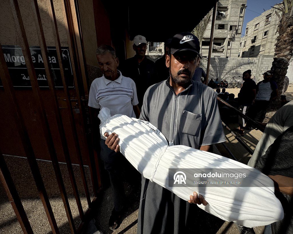 abdallahatar's tweet image. صور الطفل الفلسطيني عبد الجواد الغلبان البالغ من العمر 14 عاما، الذي فقد حياته بسبب سوء التغذية في خان يونس.
تصوير | عبدالله العطار