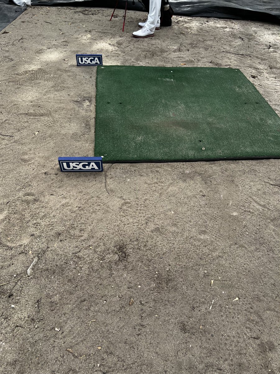 LouStagner's tweet image. This was an actual tee box at a USGA Men’s Mid-am qualifier yesterday.
There were two tee boxes like this. And yes, this is real.
Looks like @ClubProGuy setup the course! 😀
How you feeling if you show up to your mid-am qualifier and see this? 😂