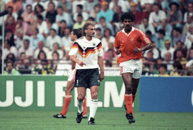 80s90sfootball's tweet image. It's World Cup footballer A-Z time again
It's Day 22, so name any footballer from any era that has played at the World Cup beginning with the letter V (first name or surname)
We'll start with Rudi Völler
Over to you....