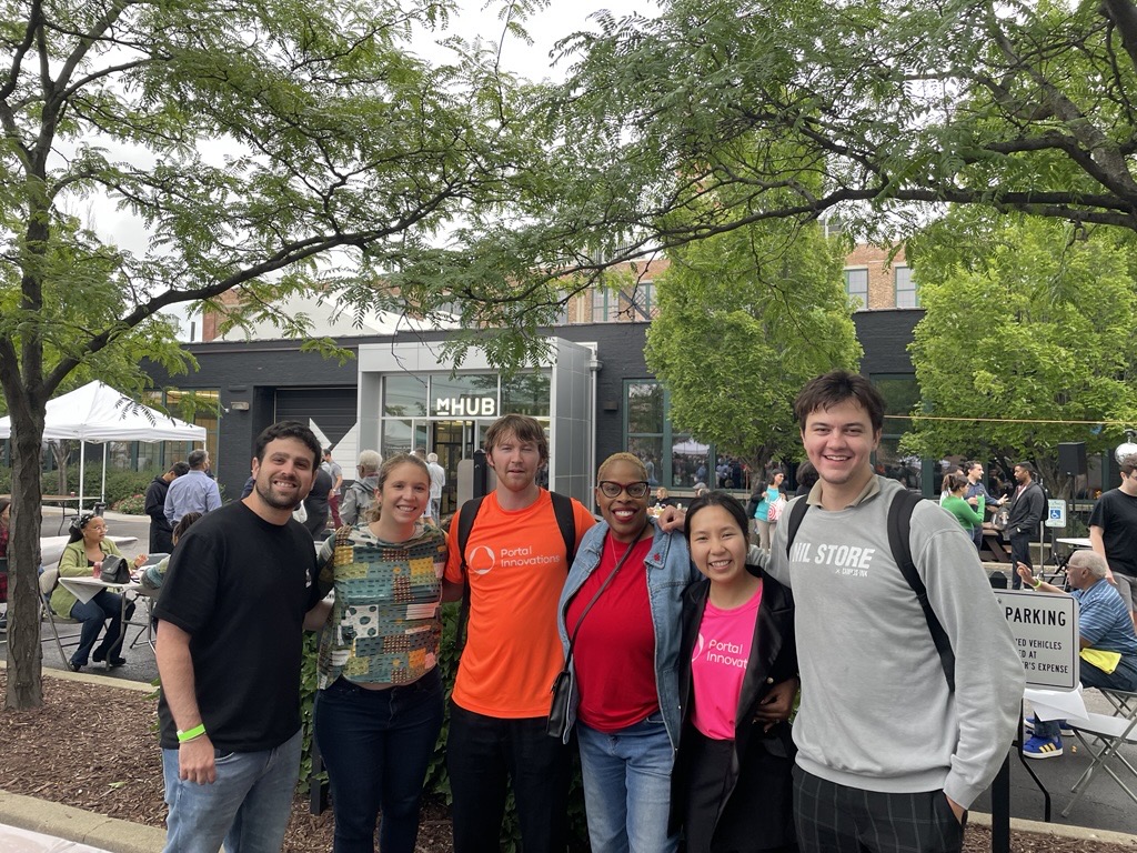 portalinno's tweet image. Thanks to @mHUBChicago for their hospitality at their annual BBQ celebration! Portal employees from Chicago, Houston, and Atlanta showed up for food, drinks, and music - this is a great annual event, and we're lucky to have partners like mHUB nearby!