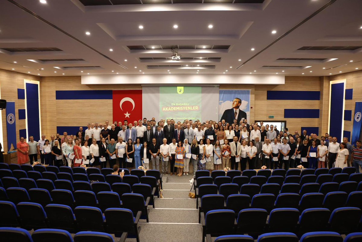 Rektör Güngör PAÜ’nün Başarılı Akademisyenlerini Taltif ve Teşekkür Programı ile Onurlandırdı

Haberin tamamı için: haber.pau.edu.tr/Haber/rektor-g…

Üniversitemize ait tüm haberler için #PAÜ #Haber’i takip edebilirsiniz!
haber.pau.edu.tr

For English haber.pau.edu.tr/Home/ChangeLan…
