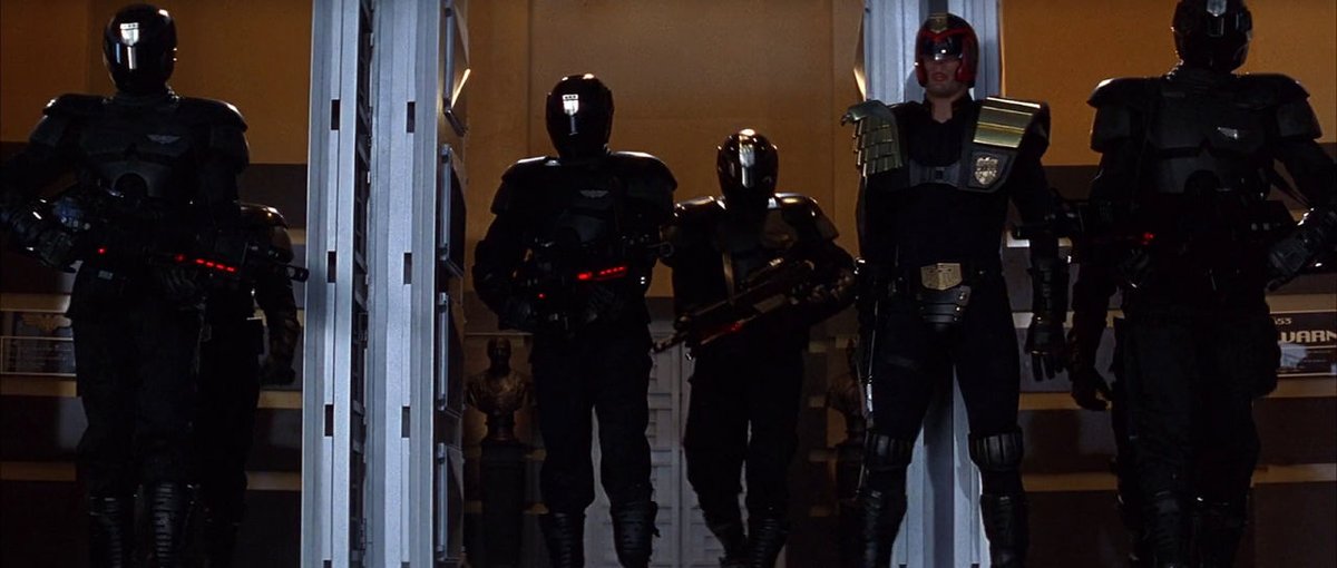 Nobbie_OCs's tweet image. Special Judicial Squad from Judge Dredd (1995)
Another good example of the motorcycle helmeted dudes I've got a soft spot for