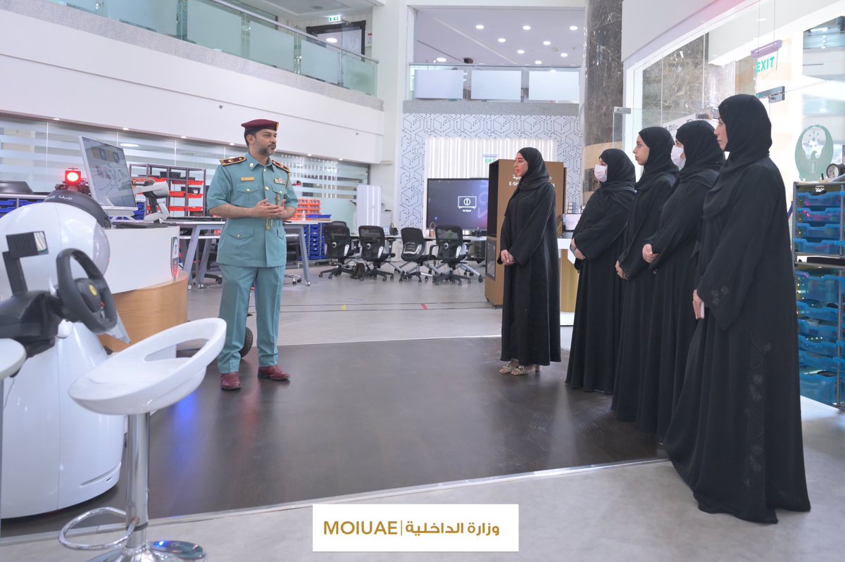 moiuae's tweet image. الداخلية تعزز شراكاتها الابتكارية مع مدرسة "(42) أبوظبي
في إطار جهودها الرامية إلى تعزيز بيئة الابتكار وبناء جيل متمكن في التقنيات الحديثة، نظمت وزارة الداخلية برنامجاً مبتكراً متخصصاً لطلبة مدرسة "(42) أبوظبي" بعنوان "المهارات الأساسية للنمذجة والتصميم الرقمي"، لمدة (4) أيام،…