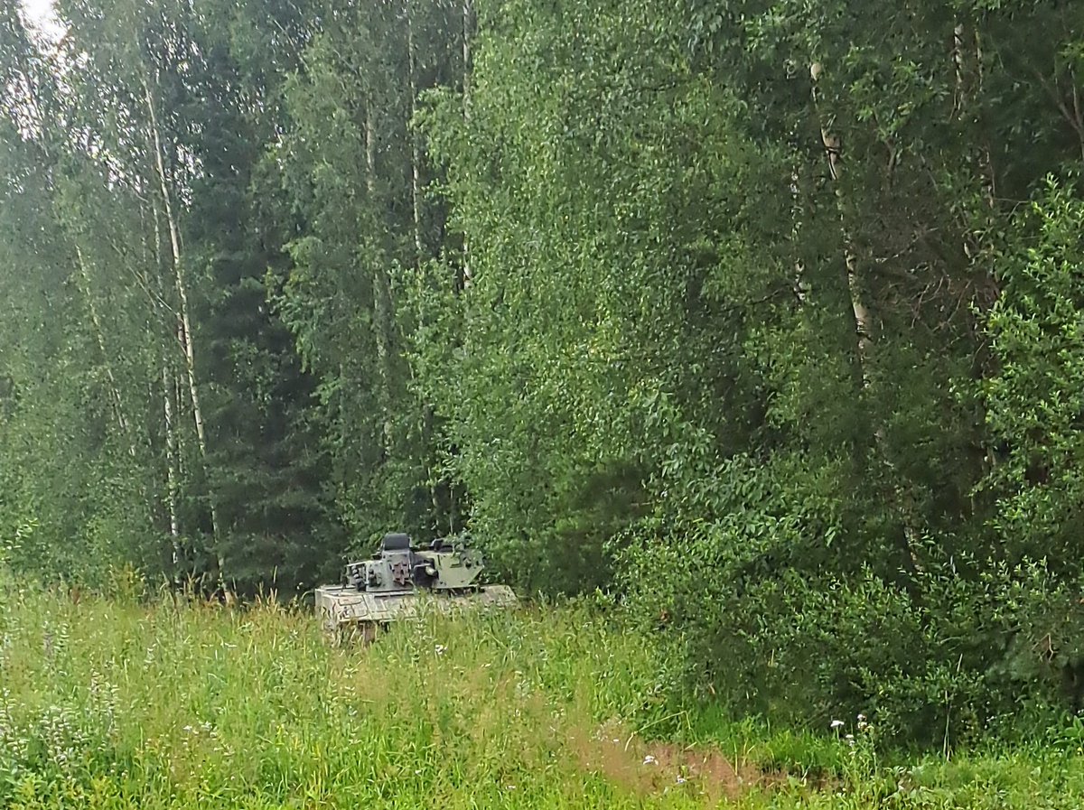 PSKJOHT's tweet image. Tänään tarkastin #PSRUK266 #PSH2:n jossa teemana on hyökkäys. #panssaritulenjohtolinja harjoitteli panssarijääkärijoukkueen hyökkäyksen tukemisen perusteita ja #panssarijääkärilinja hyökkäyksen perustaistelumenetelmiä. Loppuviikosta aletaan hieromaan yhteistoimintaa yhdessä!
#PSK