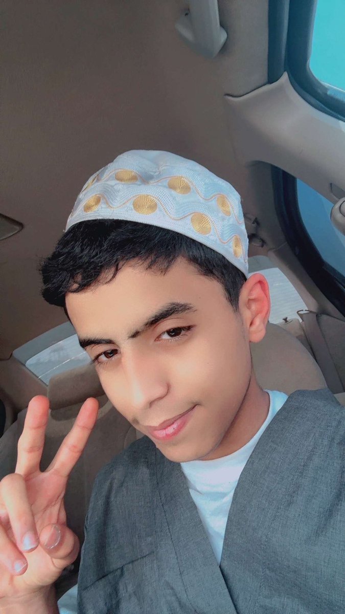 خلهم ينفعونك دامهم يعجبونك
اليوم تضحك شفتك بكره تبكي عيونك ✌🏻