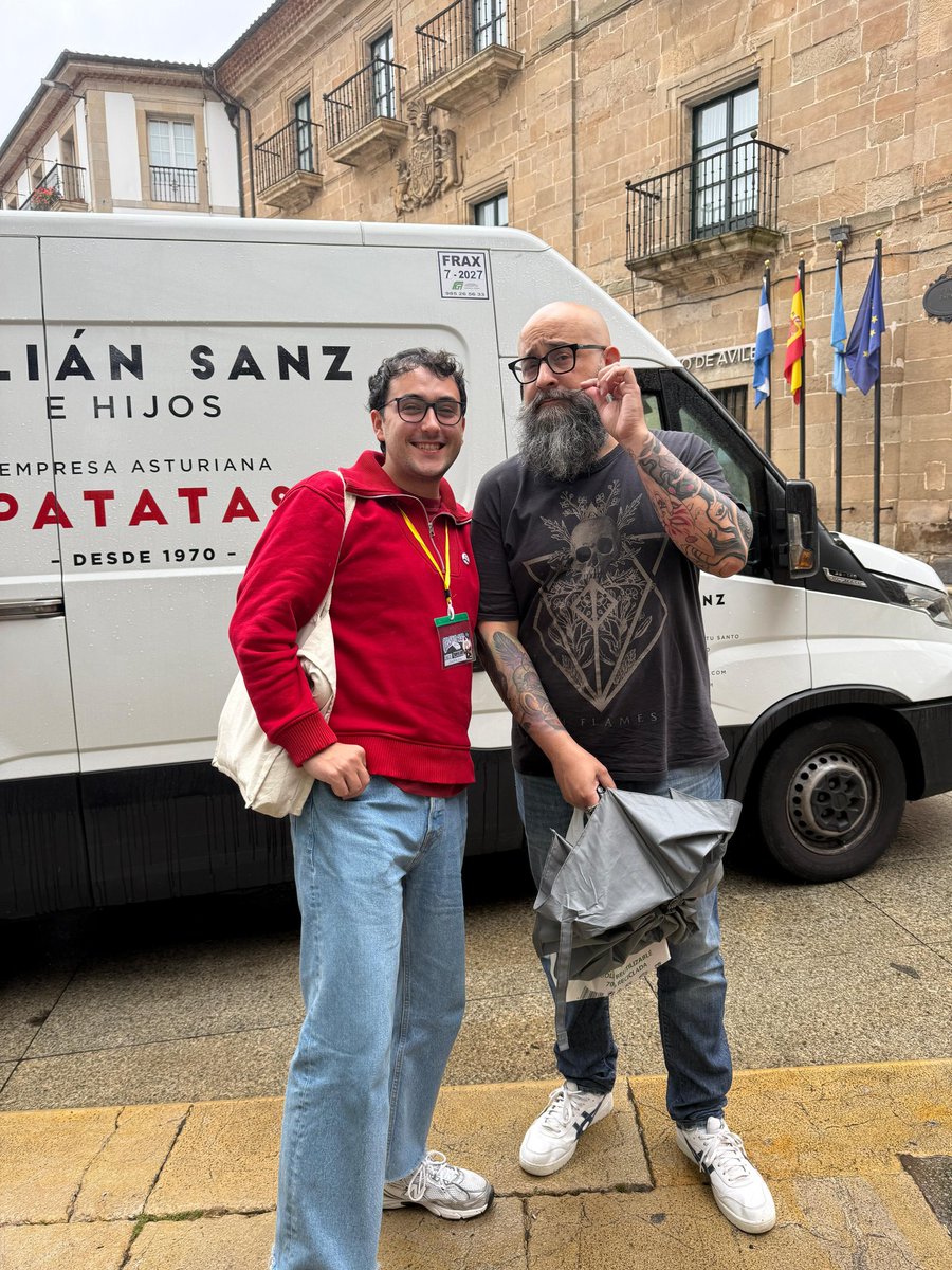 BorjaFnc's tweet image. De lo mejor que me llevo del @festivalcelsius es poder haber asistido a las charlas de estas increíbles personas y conocer un poco más sobre sus maravillosos libros 🥹
@daviducles_ @as_loren @DiUrarte