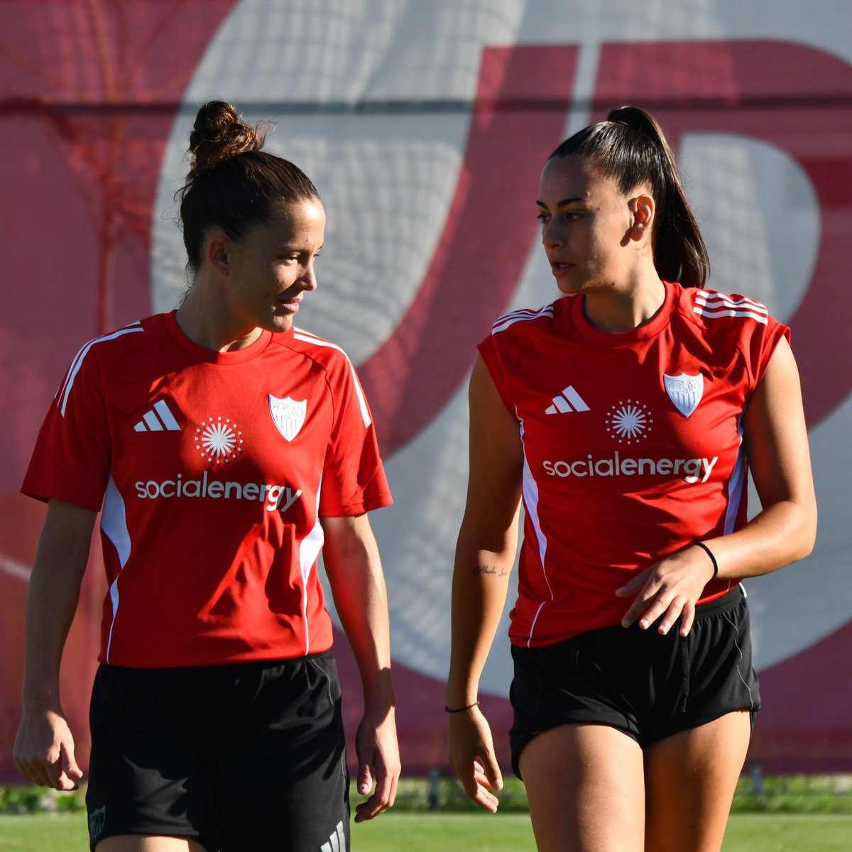 SevillaFC_Fem's tweet image. Martes de doble sesión. 💪🏻⚽️🤍❤️
#SevillaFCFem #LigaFMoeve #WeareSevilla