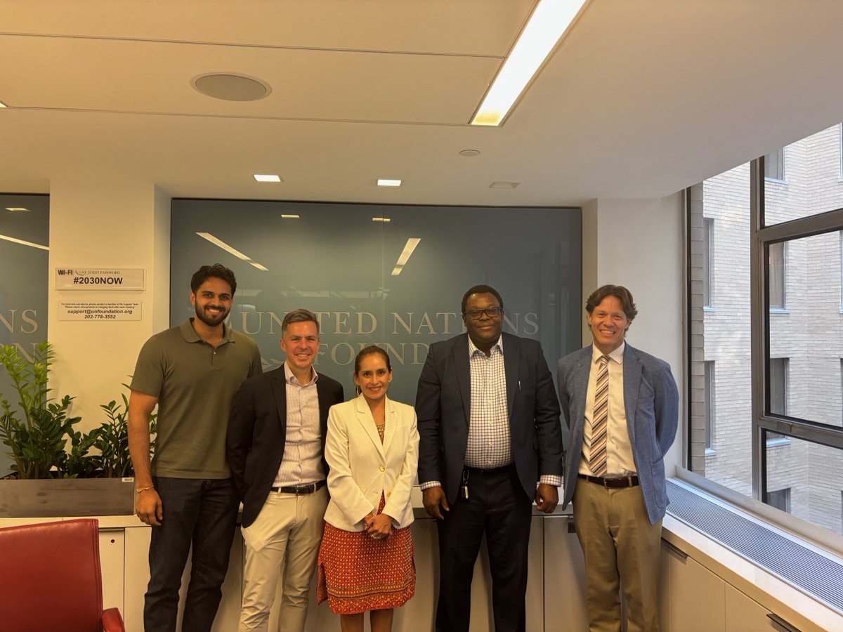 FINDdx's tweet image. In Washington D.C. to connect with partners and advocate for global health R&D and diagnostic innovation, @FINDdx CEO @IfedayoTiffy met yesterday with @KristieMikus of @GHTCoalition as well as Zach Rothstein @DigiHealthZAR and Carolyn Hull of @advamed and colleagues from the…