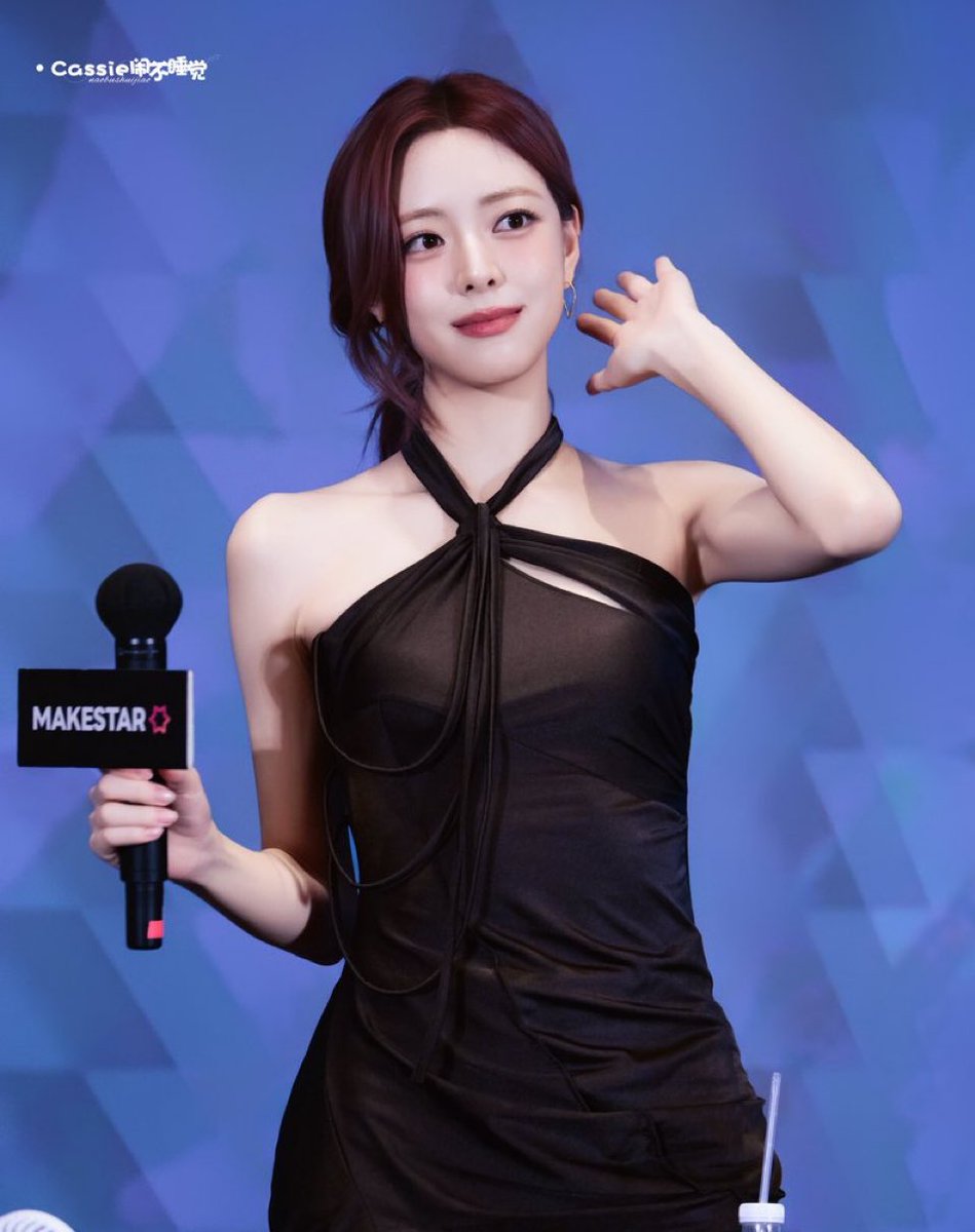 yunaaatzy's tweet image. yuna already having that actress look before her acting debut next year