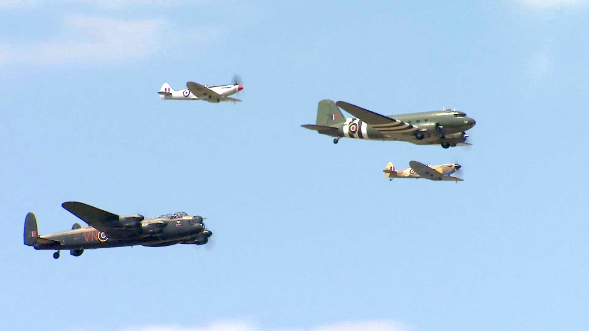 itvwestcountry's tweet image. It's been 40 years since the Royal International Air Tattoo moved to RAF Fairford in 1985.
Over the years, hundreds of thousands of people have attended to watch and thousands of different aircrafts have featured in the shows.
Take a trip down memory lane and watch the shows…