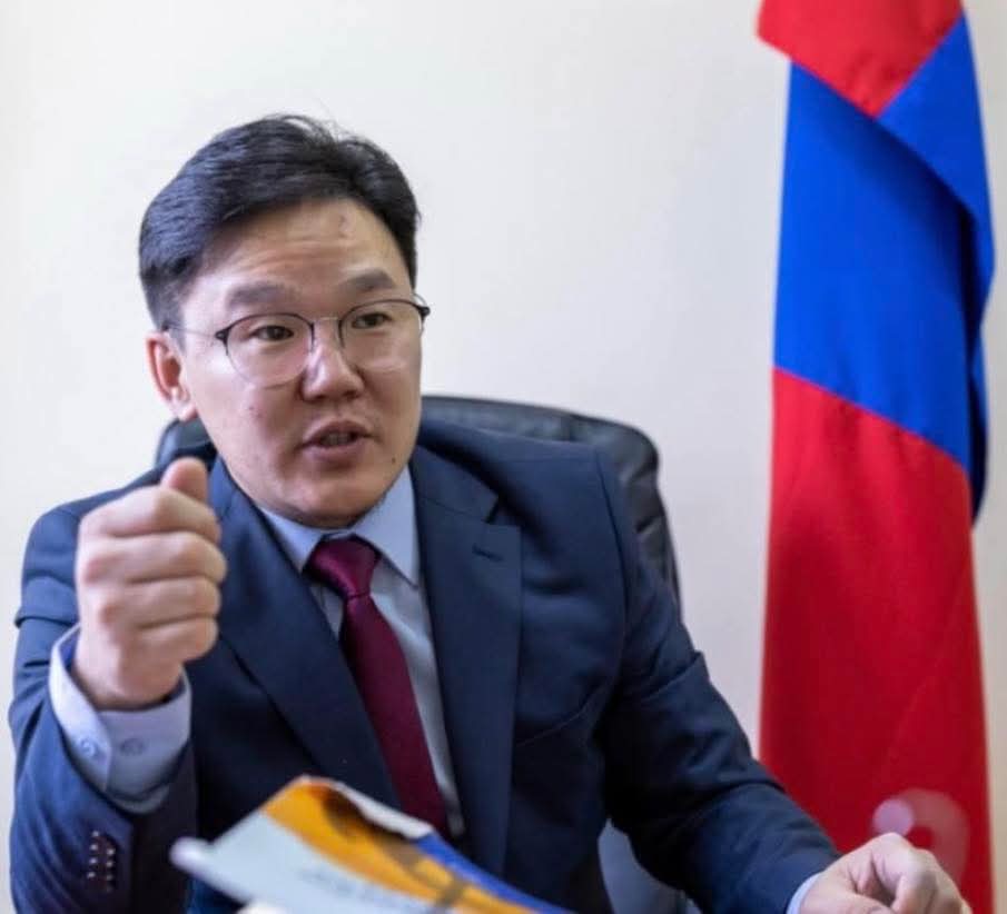 Ерөнхийлөгч У.Хүрэлсүхийн томилсон шүүгч Б.Билгүүн прокурорын үргэлжлүүлэн хорих саналыг хүлээж авалгүй бусдын биед ноцтой гэмтэл учруулсан залуусыг суллах шийдвэрийг гаргасан байна👇🤔